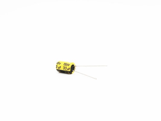 Capacitor de alta temperatura eletrolítico de alumínio amarelo 33UF100V