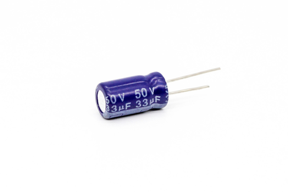 capacitor de alumínio de alta frequência do ESR do capacitor diminuto de 33uf50v 6.3x11 baixo