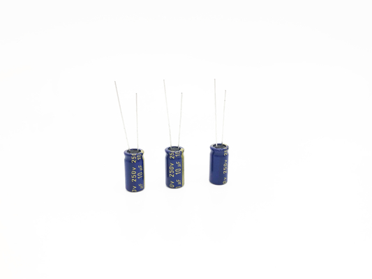 Tolerância radial dos capacitores eletrolíticos 20% de 10UF 250V 8x16mm