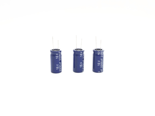 Baixo capacitor eletrolítico de alumínio de alta frequência 2200UF16V 13X25mm do ESR
