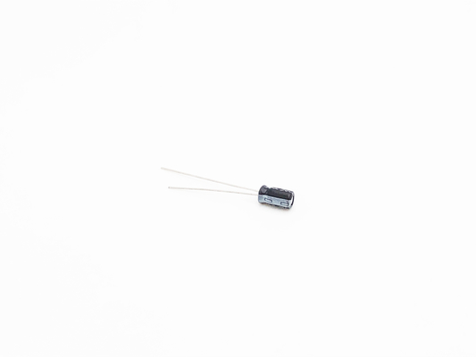 Capacitores 4.7UF50V eletrolíticos diminutos 2000 horas de capacitor da longa vida