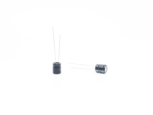Capacitores eletrolíticos de alumínio diminutos pretos 47UF 35V TW BOR