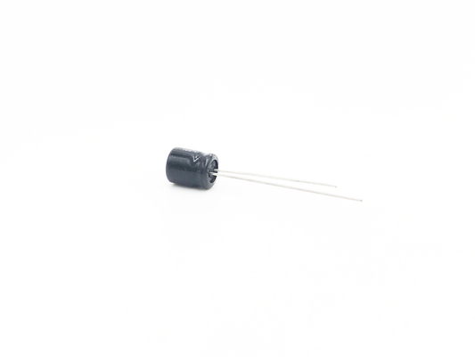 Capacitores eletrolíticos de alumínio diminutos pretos 47UF 35V TW BOR