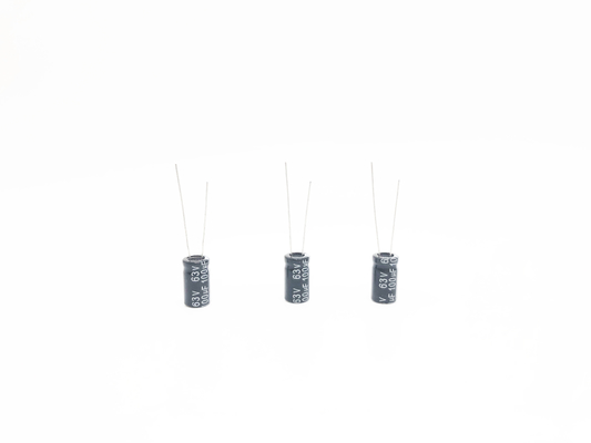 Capacitores eletrolíticos de alumínio 100UF63V 8X14mm