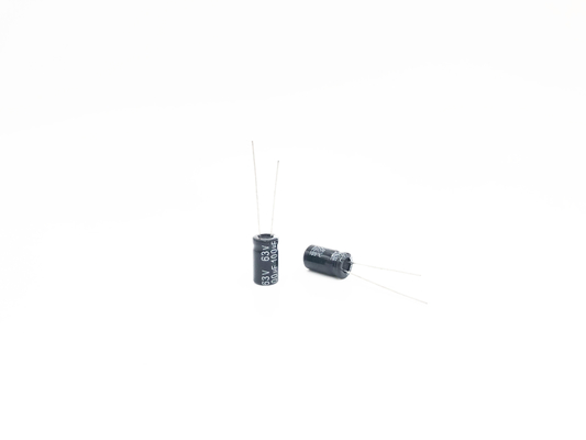 Capacitores eletrolíticos de alumínio 100UF63V 8X14mm