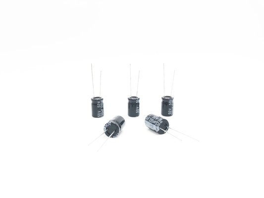 Tolerância de alumínio do capacitor eletrolítico 20% de 10X13mm 220uf 50v