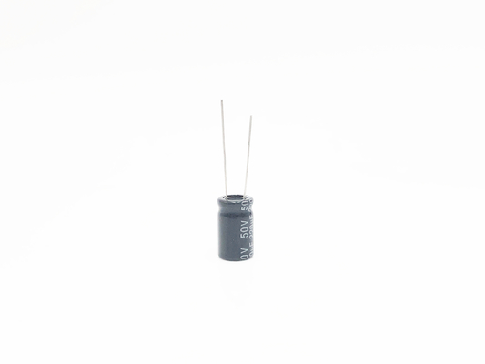 Tipo radial do capacitor diminuto de 220UF50V 10X17mm