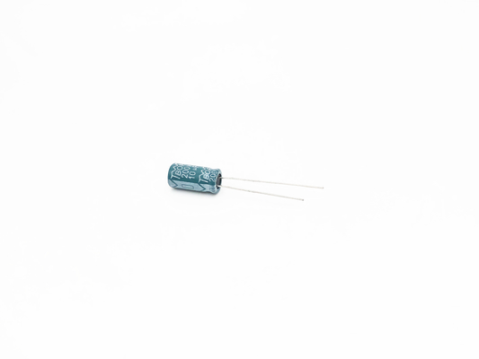 Capacitores eletrolíticos de alumínio radiais 10UF200V de ISO9001 8X16MM