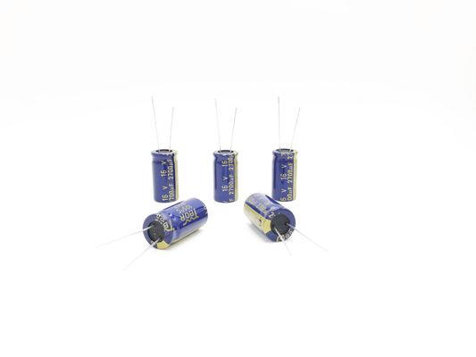 Capacitores eletrolíticos radiais de 4700UF 16V