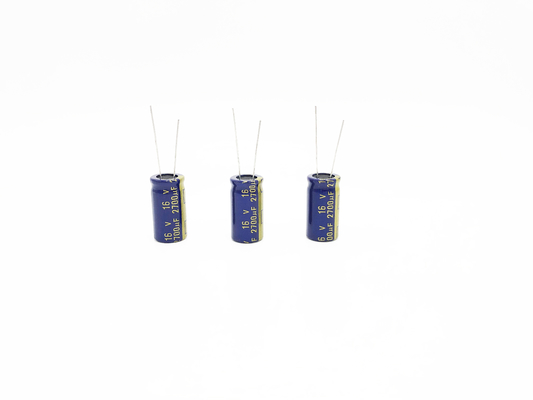 Capacitores eletrolíticos radiais de 4700UF 16V
