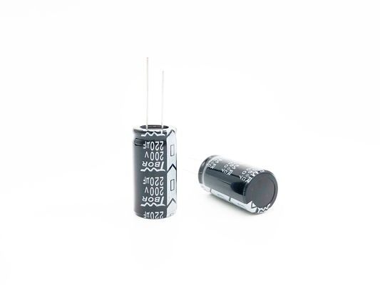 o capacitor eletrolítico radial de 22X25mm 220uF 200V 2000 horas carrega a vida