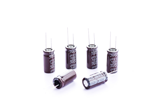 corrente alta eletrolítica da ondinha dos capacitores 10x16mm do radial de 5.6uF 400v