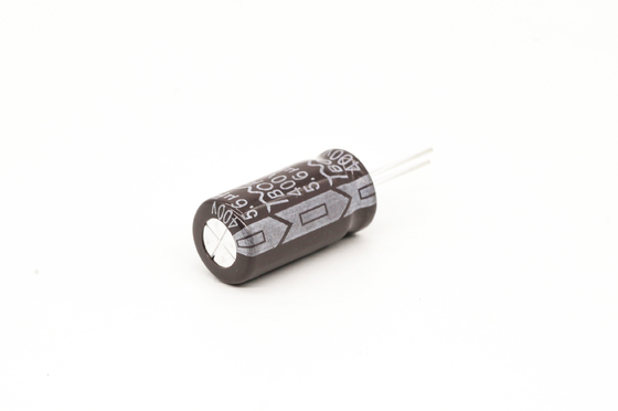 corrente alta eletrolítica da ondinha dos capacitores 10x16mm do radial de 5.6uF 400v