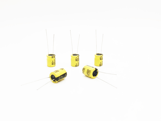 Capacitor eletrolítico 100UF80V 10x13mm da luz do diodo emissor de luz da ligação radial