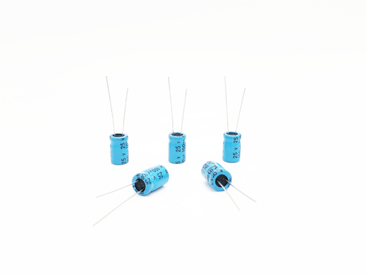 capacitor 8x12mm do ampère do carro 220uF25V para circuitos da reversão de polaridade